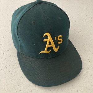 New Era Oakland A’s Fitted Cap 7 3/8.